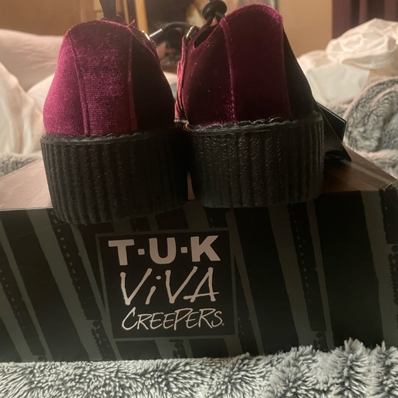 T.U.K VIVA Creepers, deep wine/burgundy velvet 8Mens 10Ladies - Picture 4 of 6